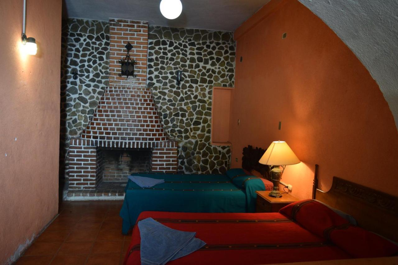 Hotel Playa Linda Panajachel Buitenkant foto