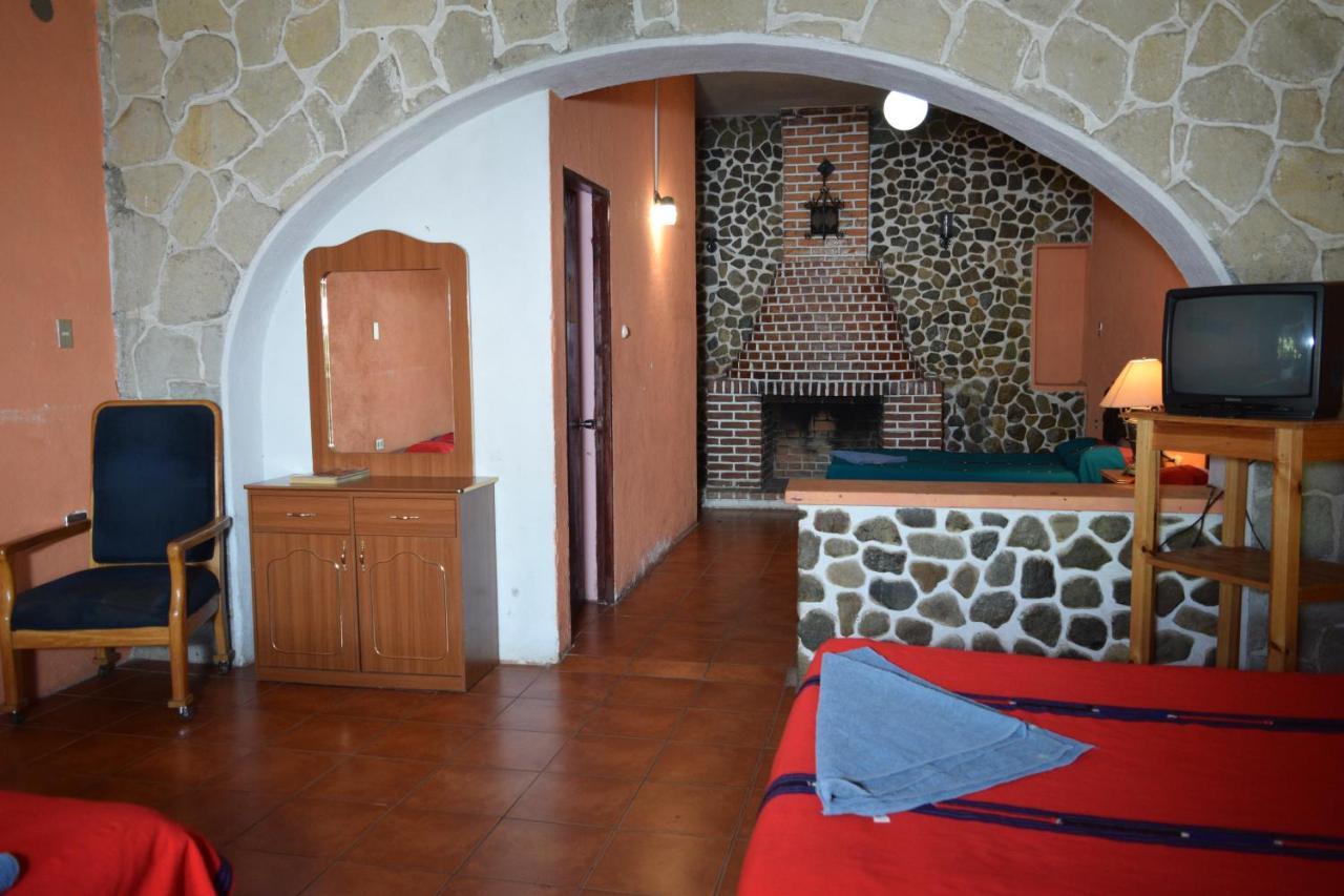 Hotel Playa Linda Panajachel Buitenkant foto